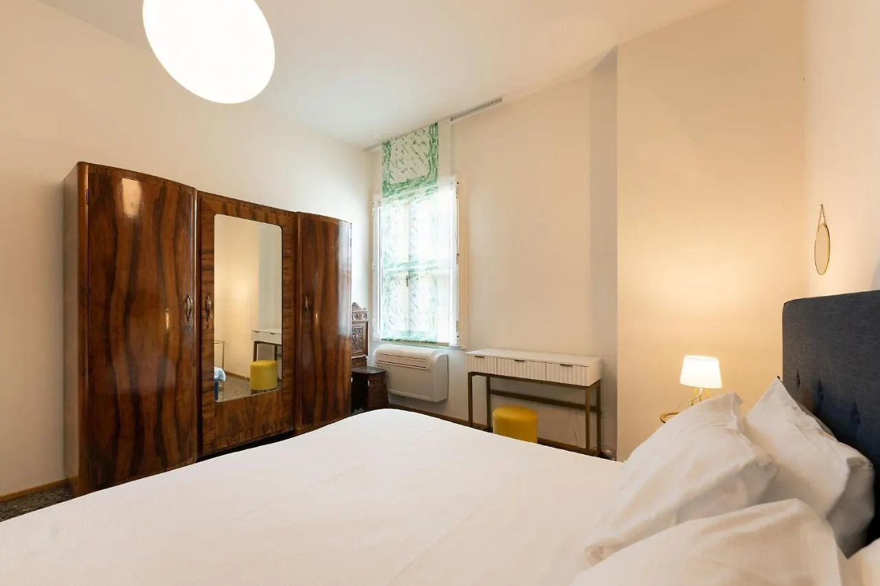 Por Santa Maria Apartment Florence
