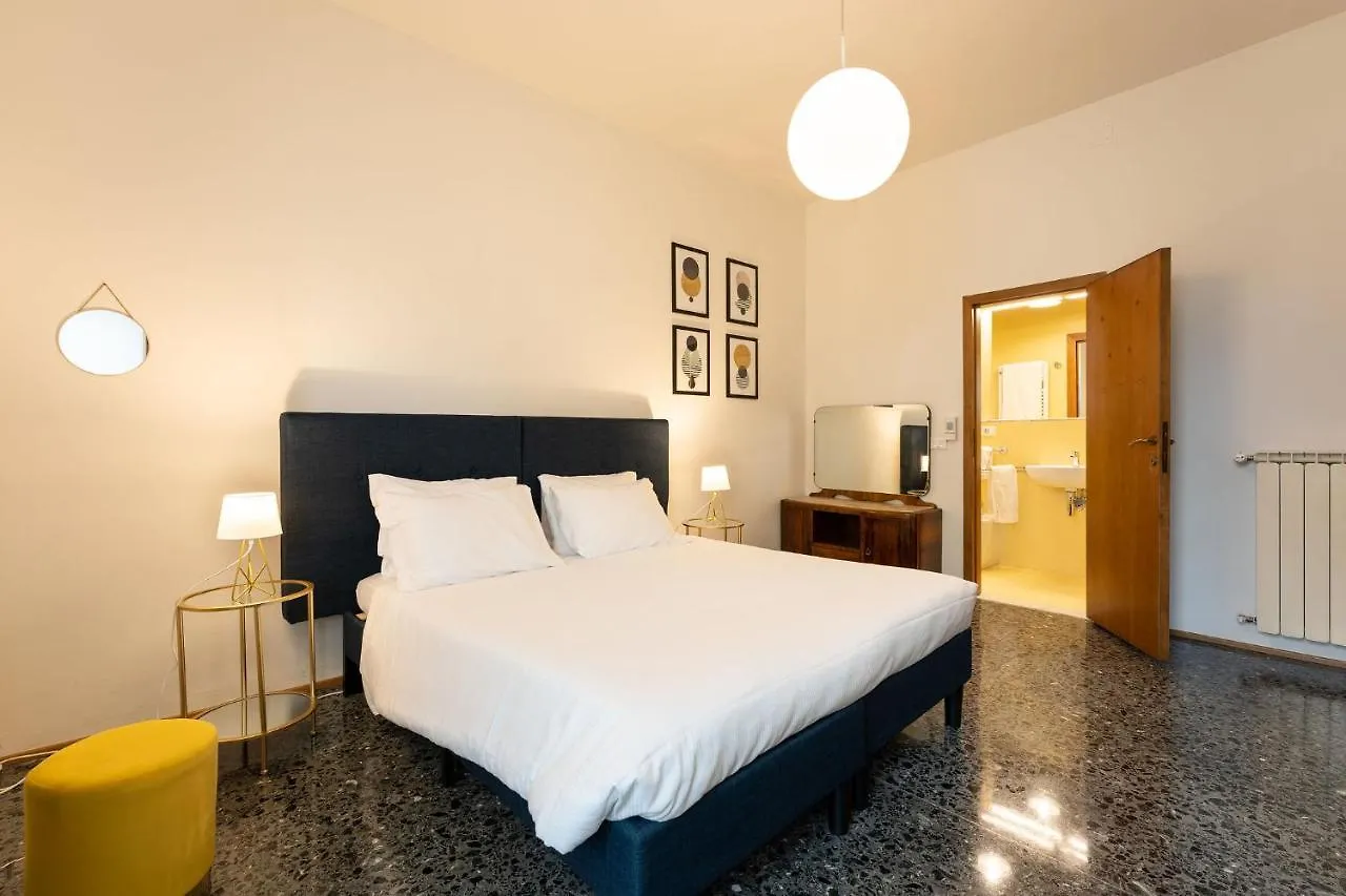 Por Santa Maria Apartment Florence