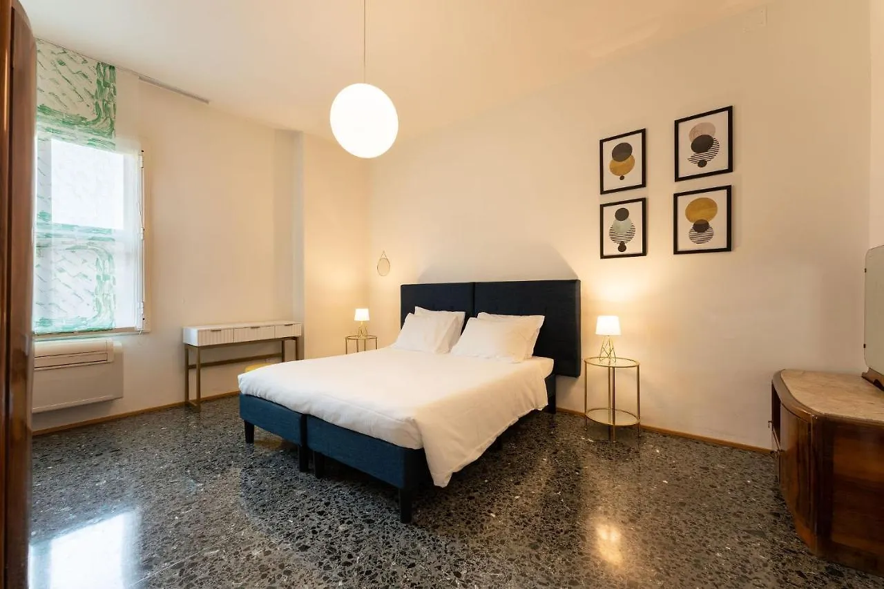 Por Santa Maria Apartment Florence