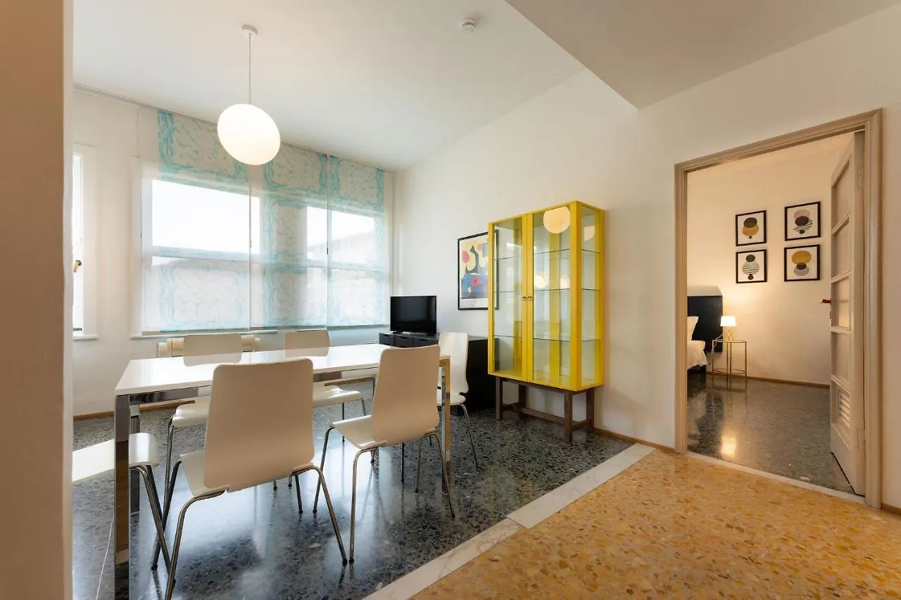 Por Santa Maria Apartment Florence
