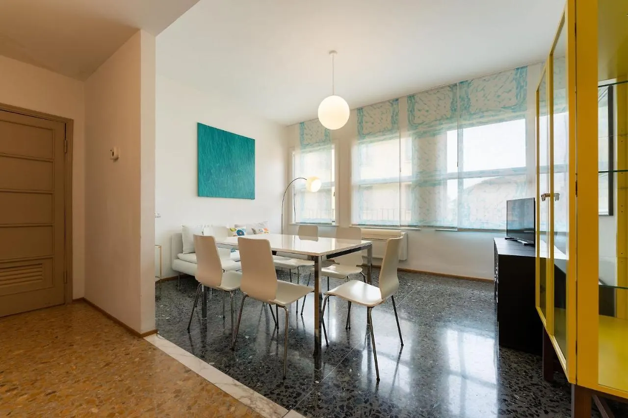 Por Santa Maria Apartment Florence